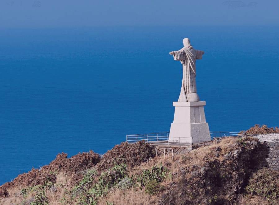 Cristo Rei statue of Jesus beach