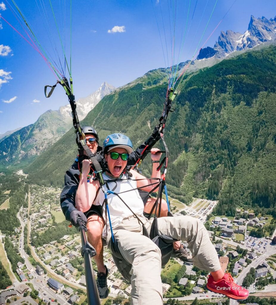tandem paragliding man and woman