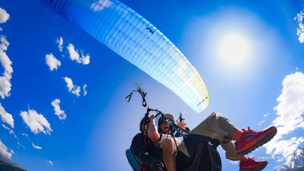 brasov paragliding woman tandem